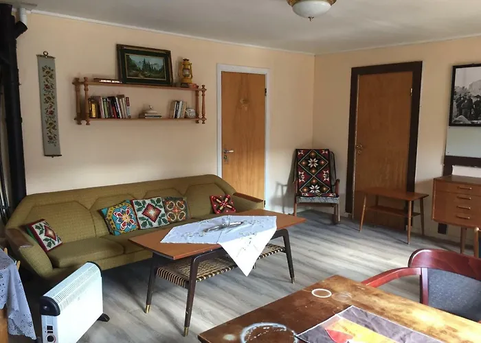 מלון Nyksundrom, *